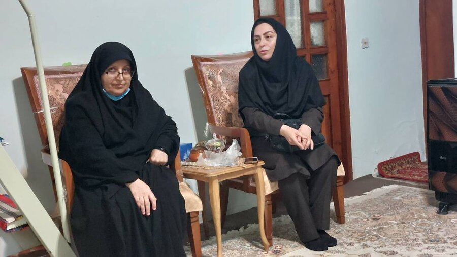صومعه سرا | دیدار رئیس اداره بهزیستی صومعه سرا با خانواده شهید "بیژن حقیری" در شهرستان صومعه سرا