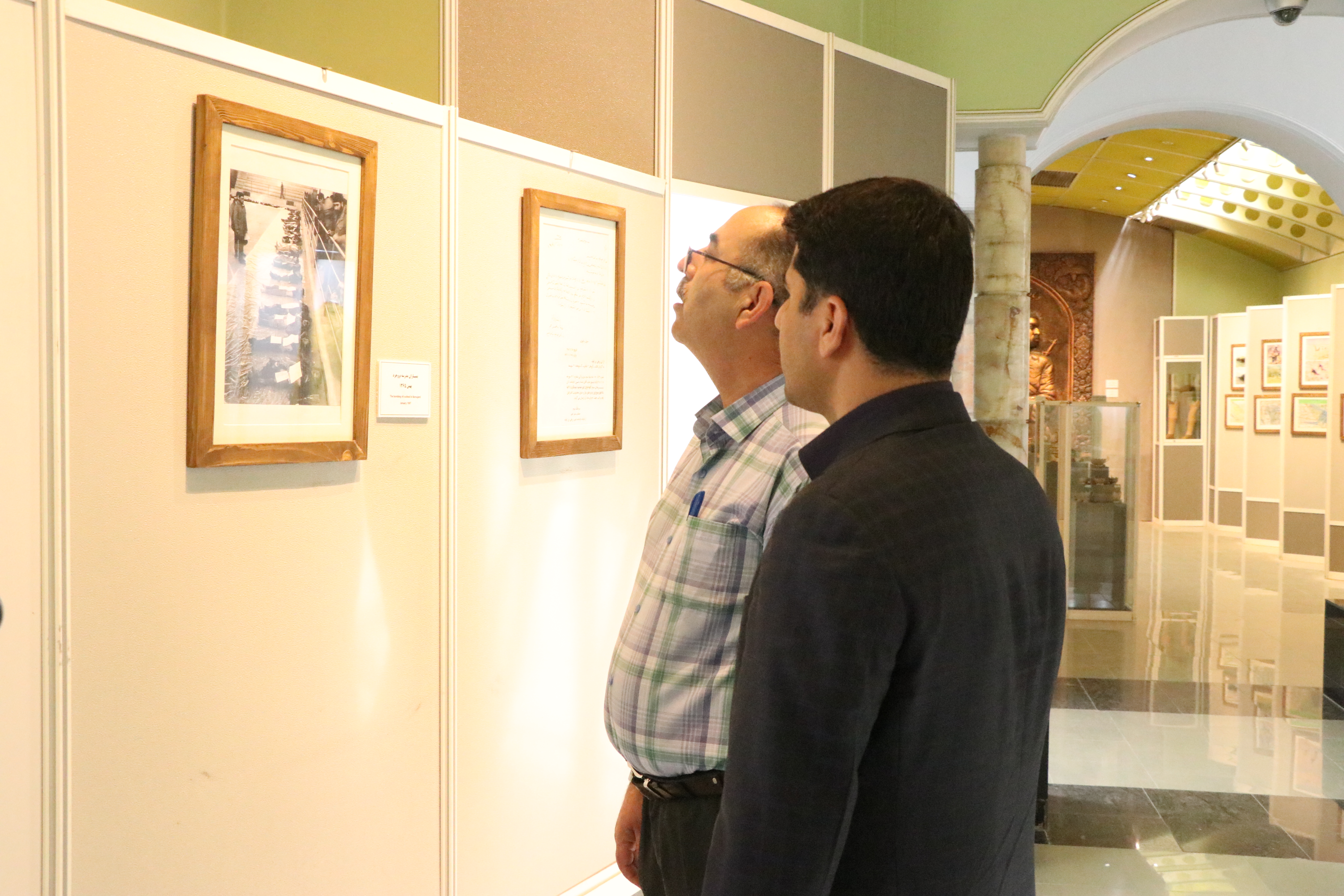 بازدید کارکنان بهزیستی از موزه دفاع مقدس کرمان