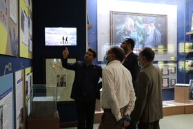 بازدید کارکنان بهزیستی از موزه دفاع مقدس کرمان