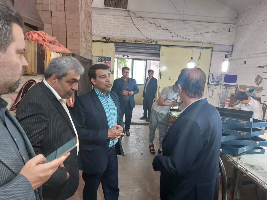 بازدید سرپرست حراست بهزیستی استان تهران از کارگاه های تولیدی مرکز کوروس