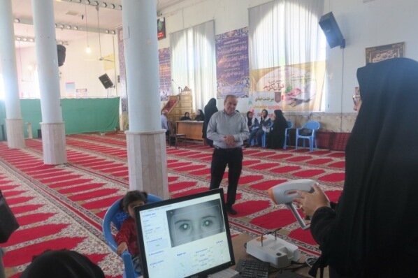 گلپایگان| برپایی میز خدمت جهادی در روستای سعید آباد