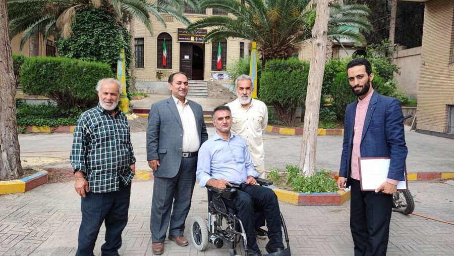 رودبار | بازدید رئیس جامعه معلولین و کارشناس بهزیستی رودبار از روند مناسب سازی معابر ادارات شهرستان رودبار
