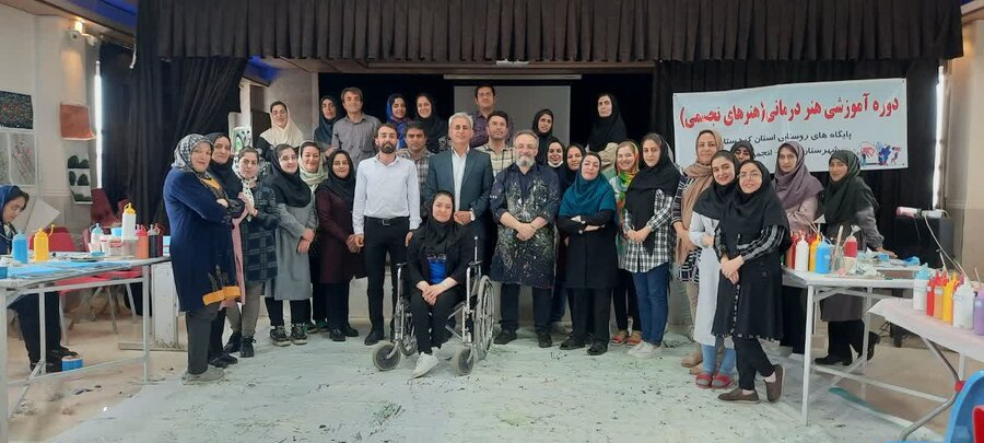 قـروە| بازدید رئیس بهزیستی از پایگاه هنردرمانی معلولین