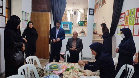 بازدید مدیر کل بهزیستی استان از مرکز روزانه آموزشی و توانبخشی حرفه ای معلولان دختران بالای 14 سال