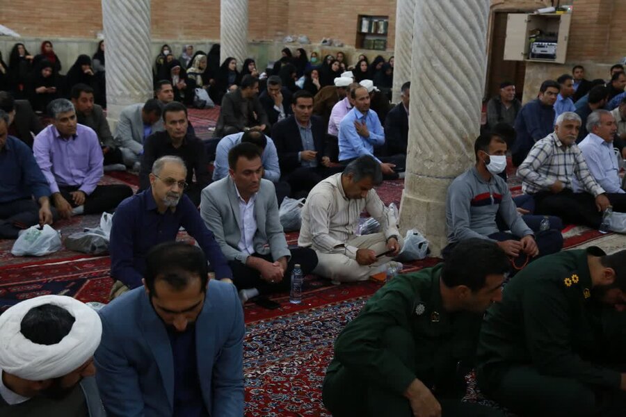 حضور مدیرکل و کارکنان بهزیستی استان کردستان در مراسم گرامیداشت رحلت حضرت امام خمینی(ره)