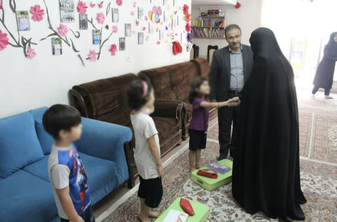 گزارش تصویری | مدیرکل بهزیستی استان البرز به دیدار فرزندان مقیم در خانه کودک و نوجوان "دست مهربان مادر" رفت