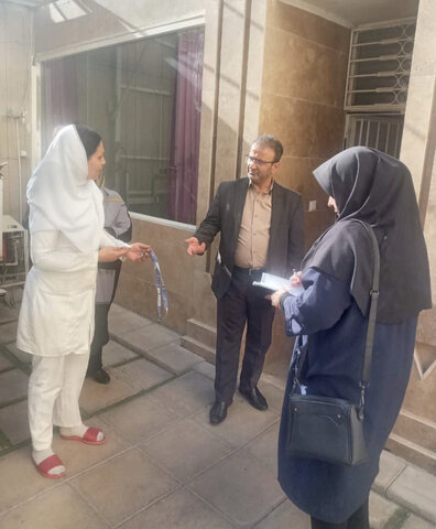 کرج | مدیر بهزیستی کرج از دو مرکز نگهداری سالمندان فردوس و ماه منیر بازدید کرد