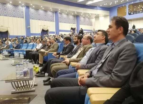 نجف آباد| تجلیل از رئیس بهزیستی شهرستان در همایش توسعه و بهبود مشاغل خانگی