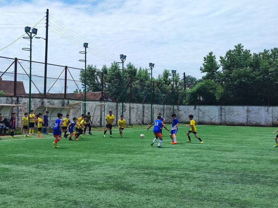 فومن | برگزاری دیدار دوستانه فوتبال به مناسبت روزجهانی منع کار کودکان
