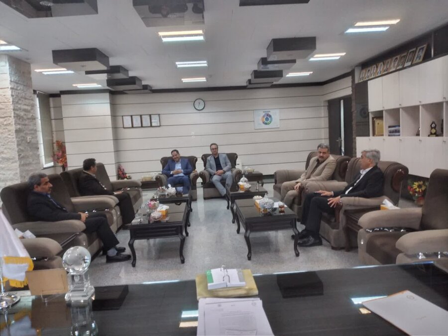 نشست مدیرکل ومعاون مشارکت های مردمی با مدیر عامل دایره اعتبارات بانک ملی کردستان
