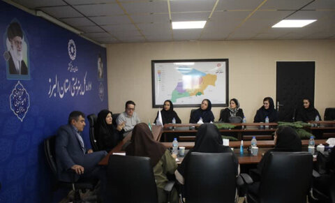 نشست صمیمانه مدیرکل بهزیستی استان البرز با مدیران مراکز روزانه توانبخشی برگزار شد