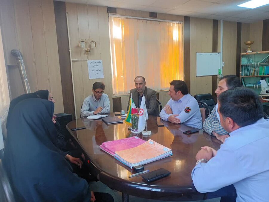 اسد آباد |برگزاری جلسه اورژانس اجتماعی با حضور معاون امور اجتماعی اداره کل بهزیستی همدان