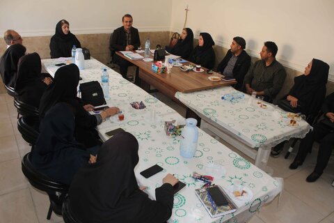 نشست هم اندیشی معاون توانبخشی بهزیستی  خوزستان با مراکز روزانه حرفه آموزی معلولین