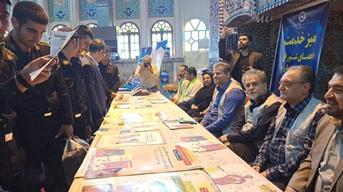 ساری| میز ارتباط مردمی اعضای شورای هماهنگی مبارزه با مواد مخدر مازندران در مصلای شهرستان ساری برگزار شد