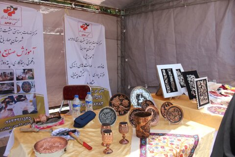 نمایشگاه صنایع  و هنرهای دستی زنان بهبود یافته ودارای همسر معتاد برگزار شد