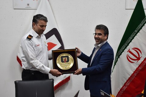 گزارش تصویری | تقدیر مدیرکل بهزیستی خراسان رضوی از سازمان آتش نشانی شهرداری مشهد