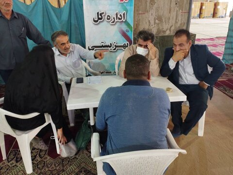حضور مدیر کل بهزیستی خوزستان در میزخدمت مصلای اهواز