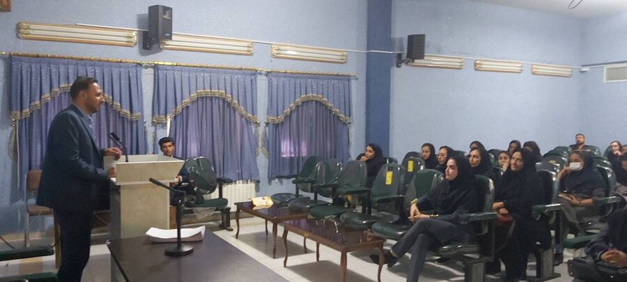 شیراز/برگزاری دوره آموزشی جهت غربالگران بینایی مراکز مثبت زندگی تحت نظارت بهزیستی شیراز