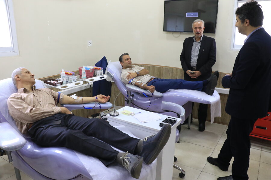 اهدای خون مدیرکل و کارکنان بهزیستی گیلان اهدای خون مدیرکل و کارکنان بهزیستی گیلان