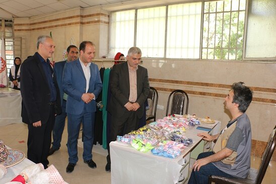 افتتاح نمایشگاه عرضه محصولات مددجویان به مناسبت هفته بهزیستی