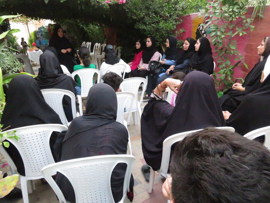  شهرستان بوشهر | برگزاری برنامه با موضوع ارتقاء سلامت روان جامعه در شهر بوشهر