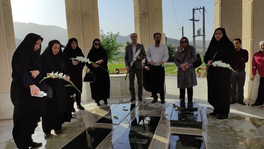 تویسرکان| از مراسم غبارروبی گلزار شهدای گمنام