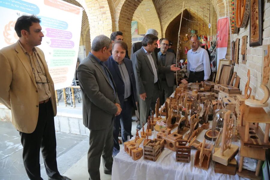 افتتاح نمایشگاه دستاوردهای جامعه هدف و معرفی خدمات سازمان بهزیستی در خانه کرد سنندج