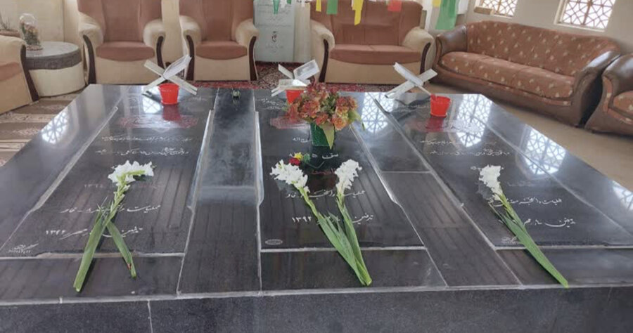 ادای احترام به مقام شامخ شهدا