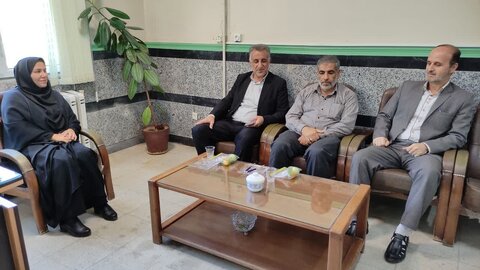 تویسرکان| حضور رئیس کمیته امداد امام خمینی شهرستان  در بهزیستی جهت تبریک هفته بهزیستی