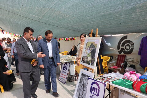 افتتاح نمایشگاه توانمندی های جامعه هدف شهرستان کیار در هفته بهزیستی