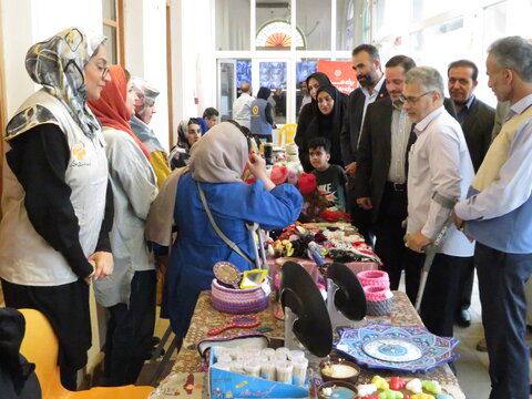 گزارش تصویری| افتتاح نمایشگاه دست آوردهای افراد دارای معلولیت تحت پوشش در مدرسه سعادت شهر بوشهر