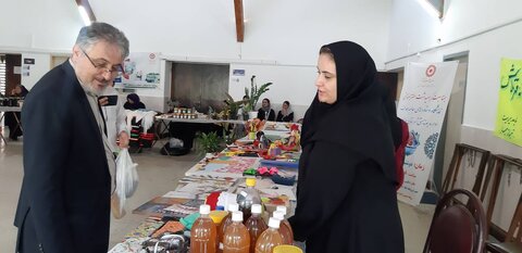 چالوس| نمایشگاه تولیدات و دستاوردهای جامعه هدف بهزیستی در شهرستان چالوس برگزار شد
