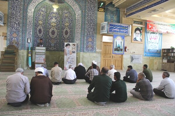 بویین میاندشت| استقرار میز خدمت و نمایشگاه فعالیت های بهزیستی در مصلی