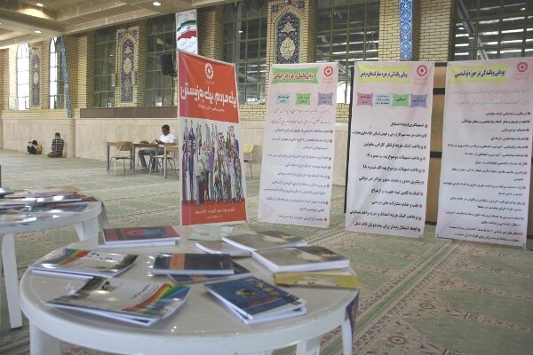 بویین میاندشت| استقرار میز خدمت و نمایشگاه فعالیت های بهزیستی در مصلی