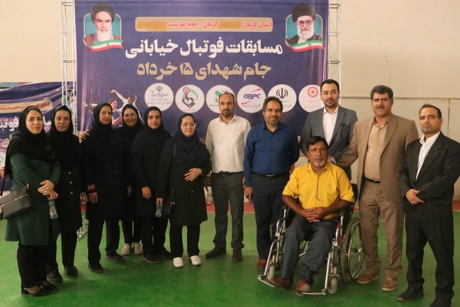 مسابقات فوتبال خیابانی جام شهدای ۱۵ خرداد در محلات کم برخوردار کرمان برگزار شد
