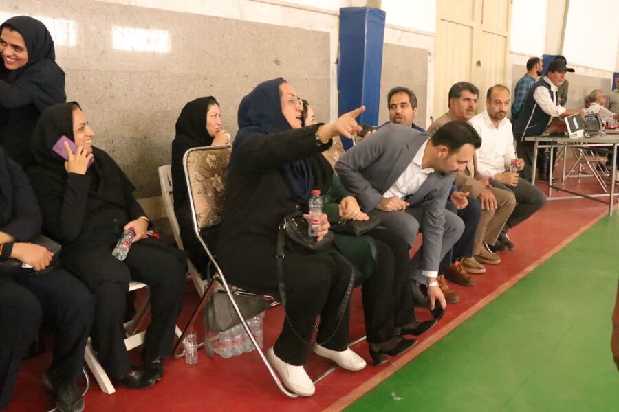 مسابقات فوتبال خیابانی جام شهدای 15 خرداد در محلات کم برخوردار کرمان برگزار شد