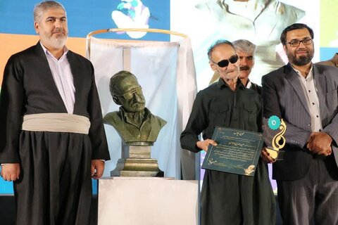 مراسم گرامیداشت هنرمند روشندل استاد عین الدین الماسی در مریوان