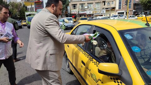 گزارش تصویری| رژه خودروهای امدادی و خودروهای اورژانس اجتماعی بهزیستی استان