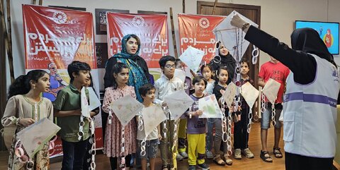 گزارش تصویری| برگزاری جشن بادبادک ویژه کودکان در منطقه آزاد کیش