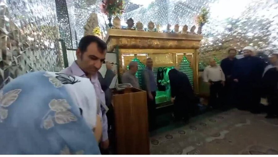 فیروزکوه | غبار روبی آرامگاه آستان امام زاده اسماعیل (ع) در هفته بهزیستی