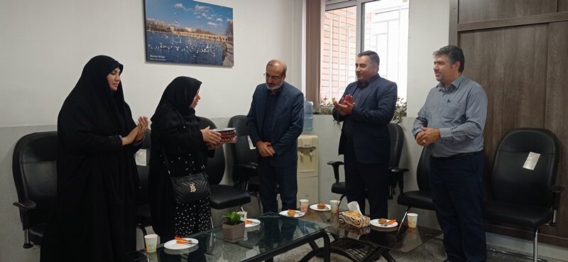 اصفهان| اهدای ویلچر به مددجویان نیازمند و دارای شرایط هفته بهزیستی