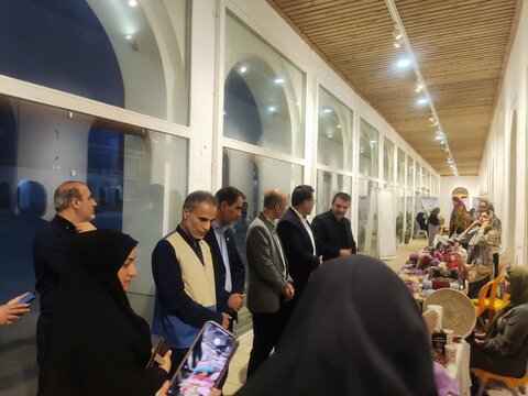 بازدید مدیر کل تامین اجتماعی بوشهر از نمایشگاه دست آوردهای توانخواهان