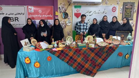 اندیمشک|تجلیل از پرسنل بهزیستی  و برگزاری نمایشگاه صنایع دستی مراکز توانبخشی