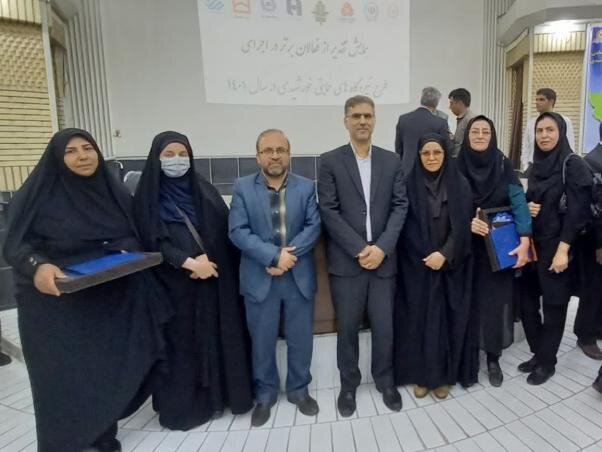 تجلیل از بهزیستی استان اصفهان به عنوان فعال برتر در احداث نیروگاه خورشیدی