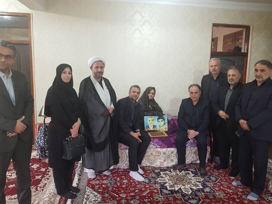 فومن | دیدار مدیرکل بهزیستی گیلان با خانواده شهید " عنایت الله محمدی" در شهرستان فومن
