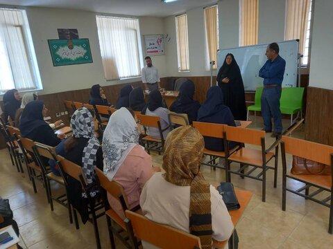 حضور مدیر کل  و معاون امور اجتماعی بهزیستی فارس در کارگاه آموزشی زنان سرپرست خانوار