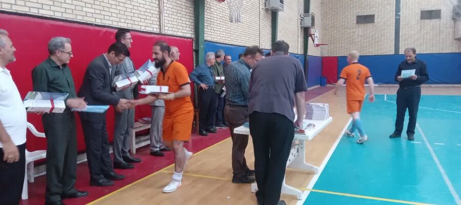 قهرمانی ستاد در مسابقات فوتسال کارکنان بهزیستی استان