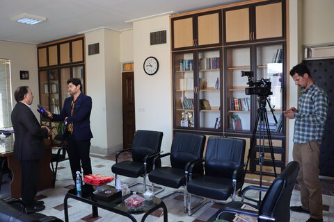 گزارش تصویری ا برگزاری نشست خبری با اصحاب رسانه به مناست فرا رسید روز خبرنگار و تجلیل از خبرنگاران فعال حوزه بهزیستی