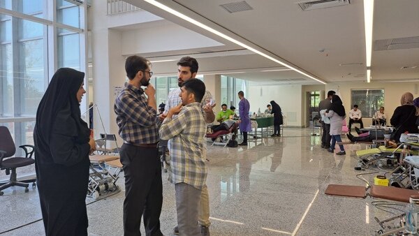 قطار قاصدک در ایستگاه بیست و چهارم به خمینی شهر رسید