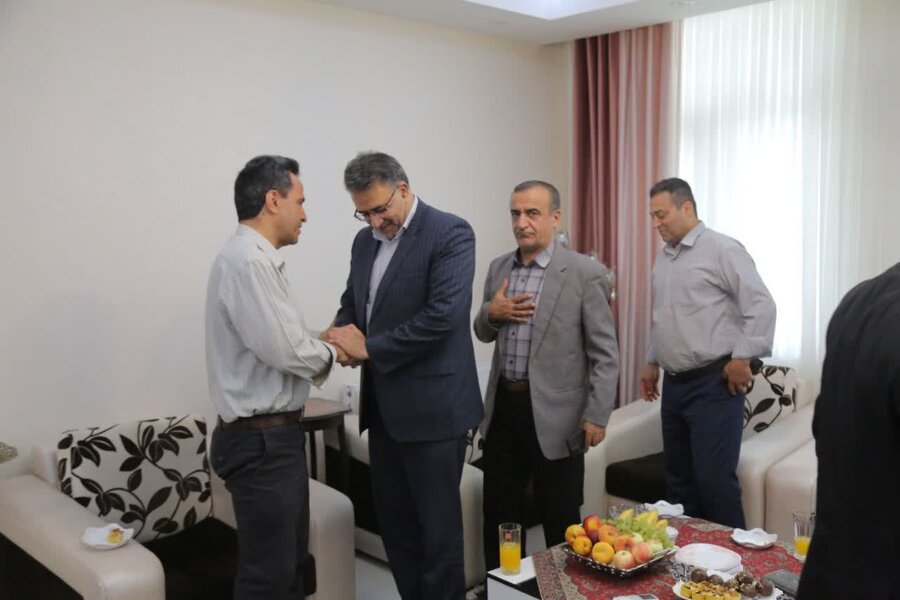 دیدار مدیرکل و مسئولین بهزیستی استان کردستان با آزاده بازنشسته 